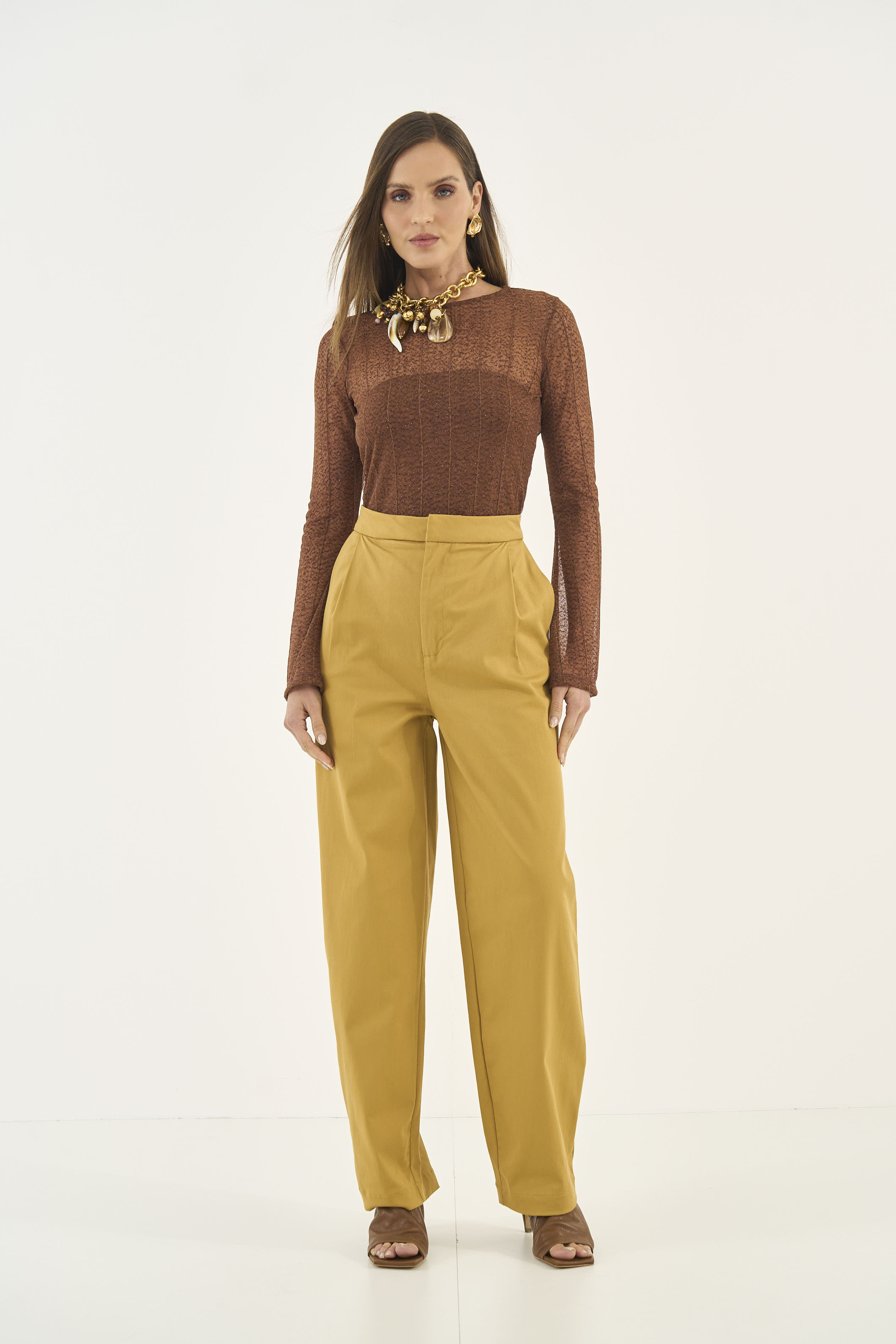 CALÇA SARJA JOANA 38 MARROM EBBELA