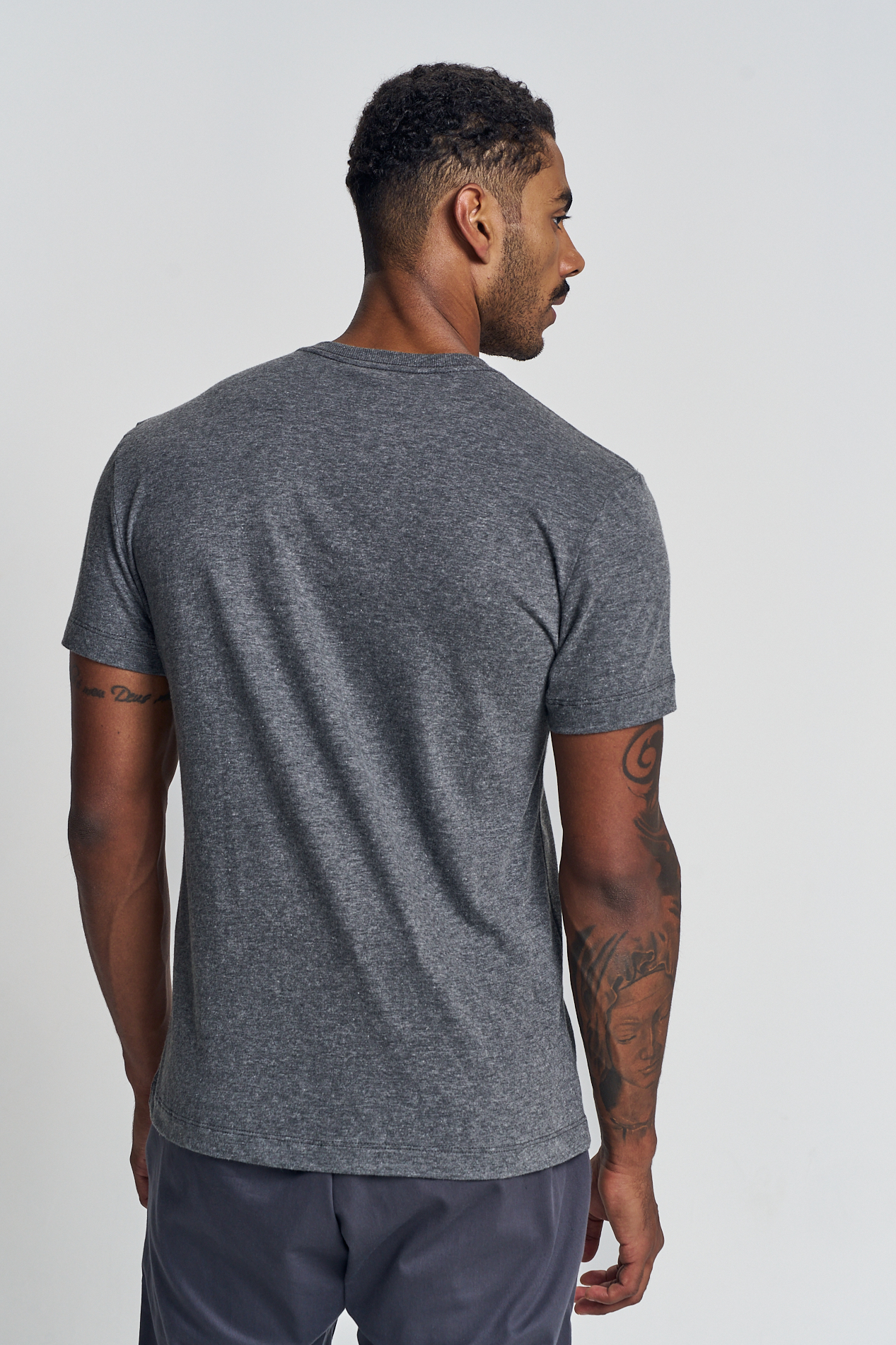CAMISETA TRITON M CINZA FULIGEM