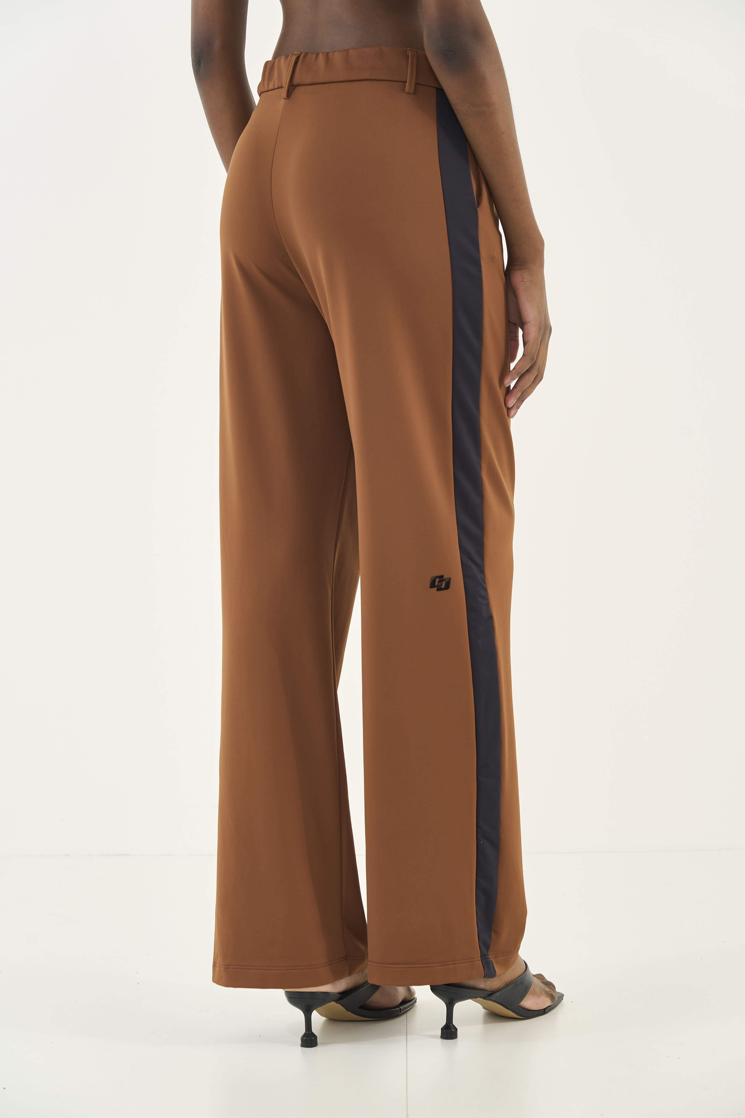 CALÇA COLCCI GG MARROM CARVALHO