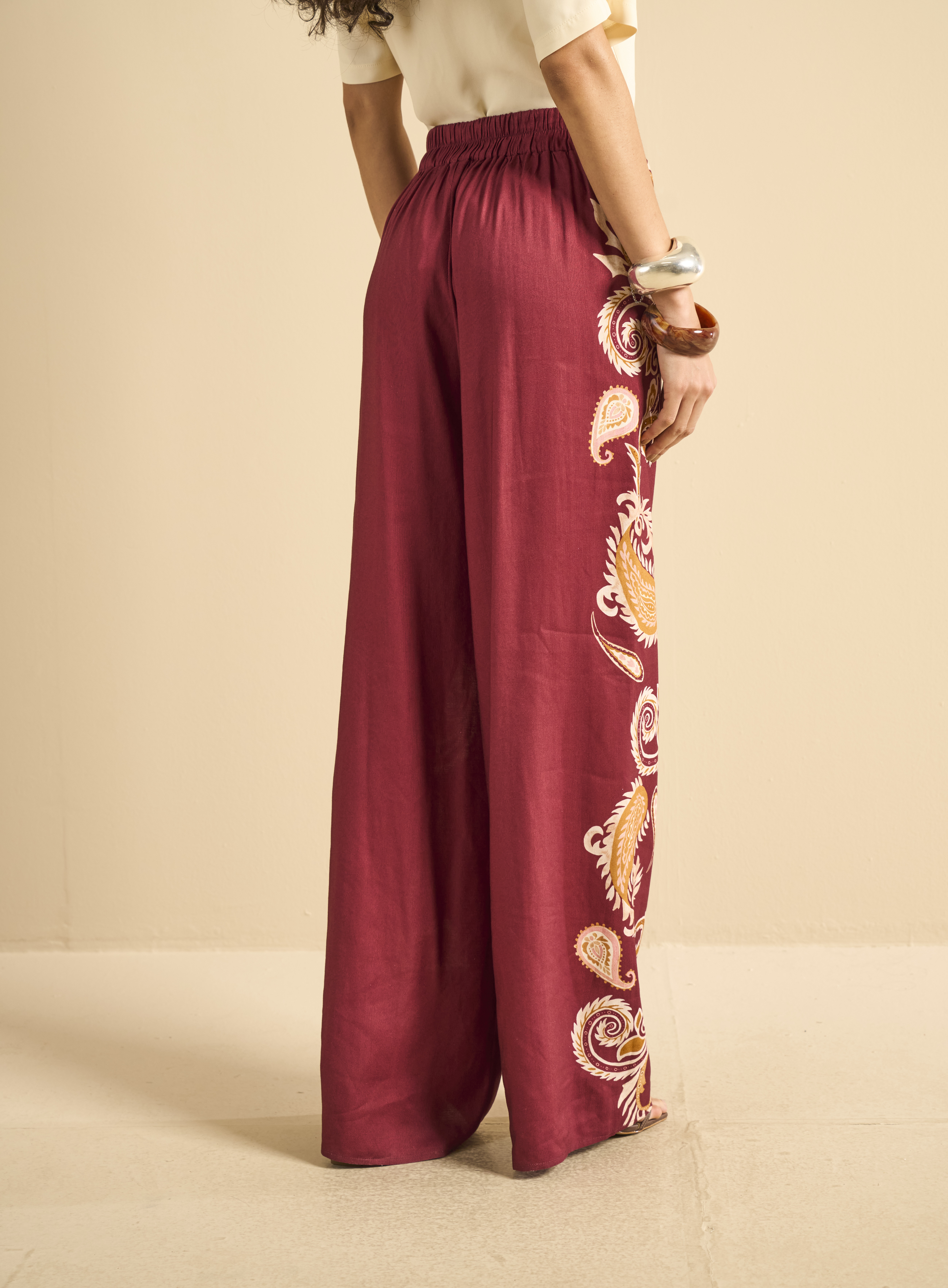 CALÇA LINHO ESTAMPADA G CURVAS ORNAMEN.